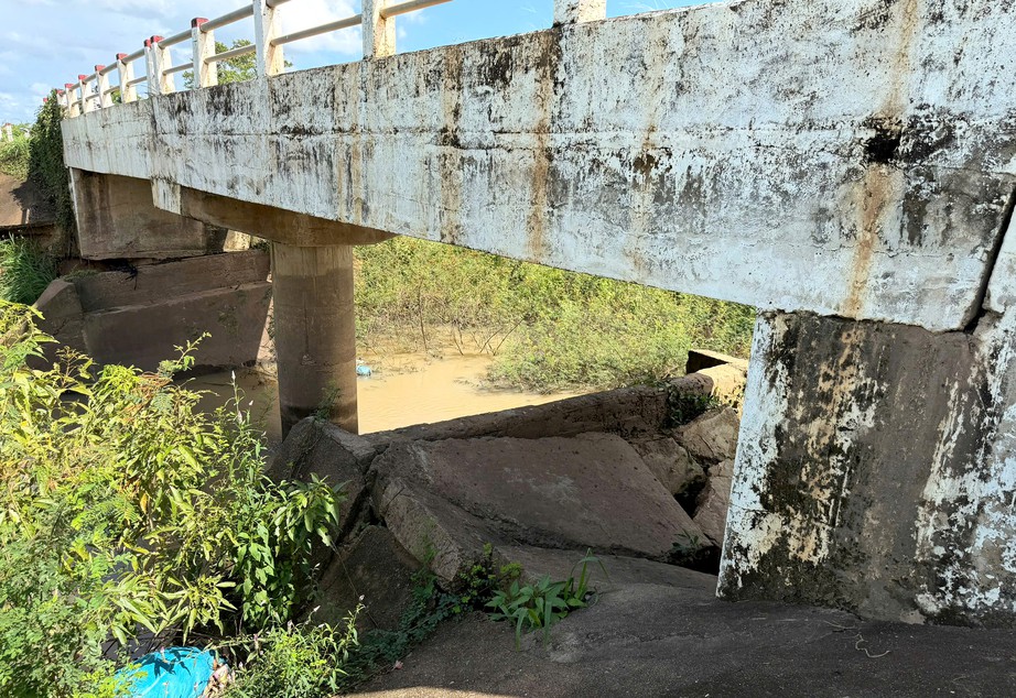 Đắk Lắk: Cầu Đắk P&eacute;k hư hỏng, tiềm ẩn nguy cơ mất an to&agrave;n giao th&ocirc;ng - Ảnh 2.