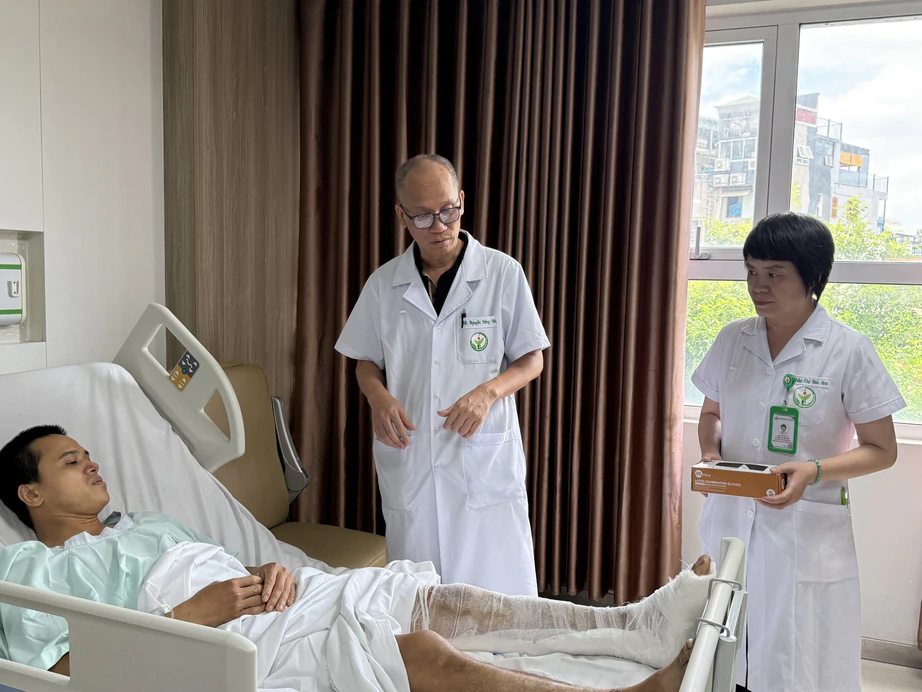 Cuộc chạy đua trong đ&ecirc;m giữ lại cơ hội đi lại cho người c&ocirc;ng nh&acirc;n mỏ - Ảnh 1.