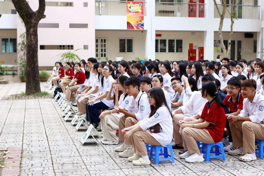 Học sinh trung học phổ th&ocirc;ng năm học 2026-2027 sẽ học những m&ocirc;n n&agrave;o? - Ảnh 1.