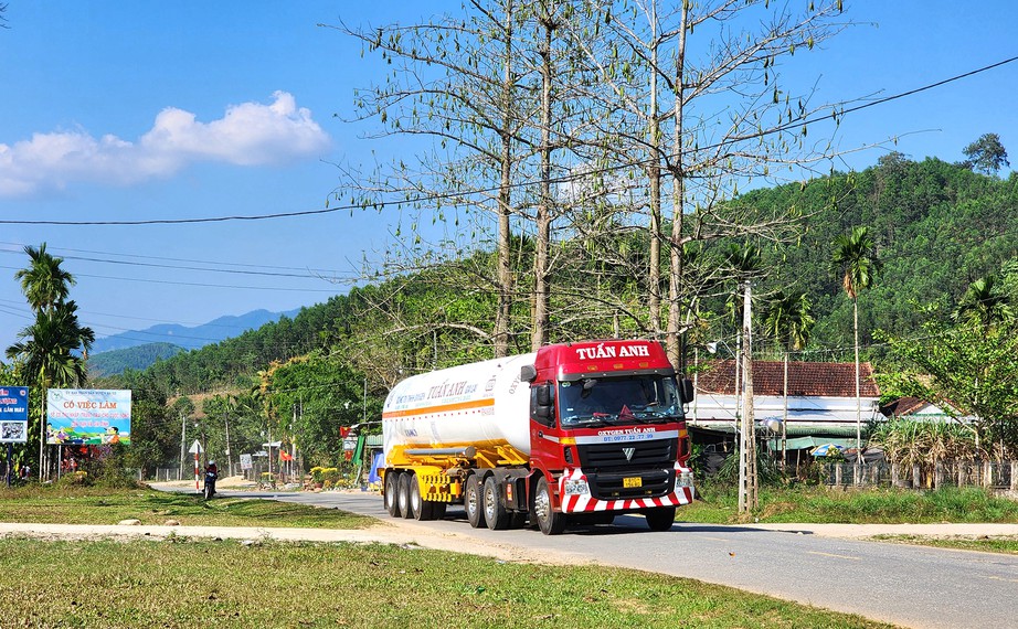 Diện mạo mới tr&ecirc;n cung đường lịch sử ở Ba Tơ - Ảnh 3.