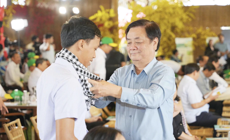B&agrave;i 3: Người d&acirc;n l&agrave;m chủ "chiếc cần c&acirc;u" - Ảnh 2.