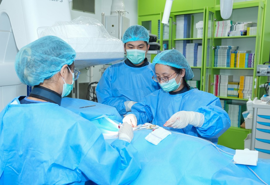 Người bệnh vơi nỗi lo khi Việt Đức, Bạch Mai &ldquo;hai l&agrave; một&rdquo; - Ảnh 1.