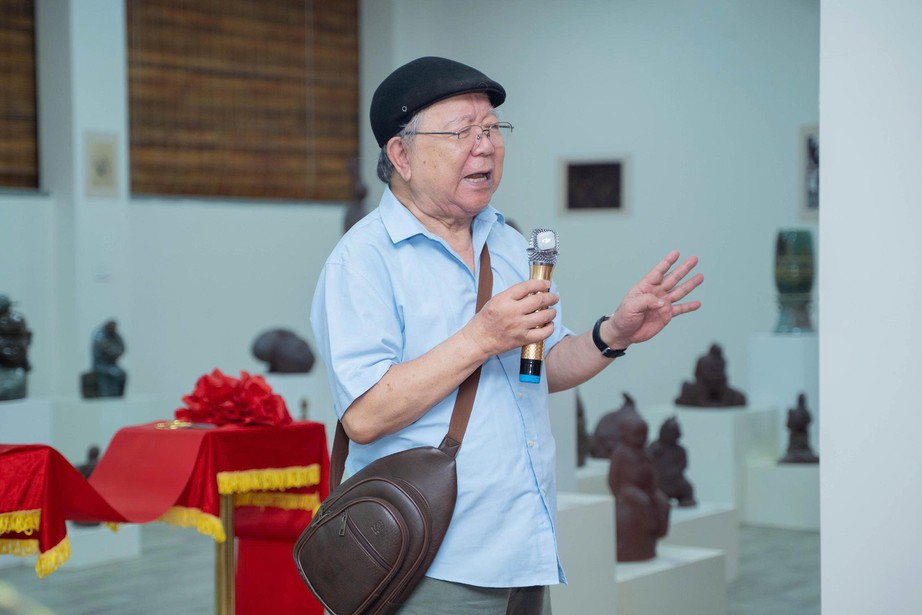Nh&agrave; đi&ecirc;u khắc Nguyễn Lưu đưa phận người &ldquo;ph&iacute;a sau lũng n&uacute;i&rdquo; v&agrave;o gốm B&aacute;t Tr&agrave;ng - Ảnh 6.