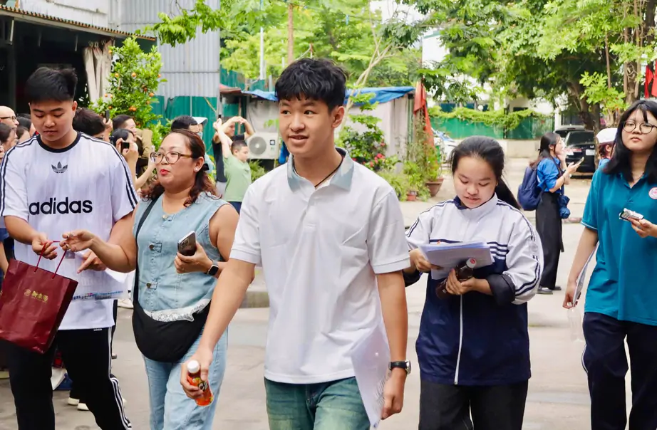 Kỳ thi tốt nghiệp trung học phổ thông: Có nên tách khỏi tuyển sinh đại học? - Ảnh 1.