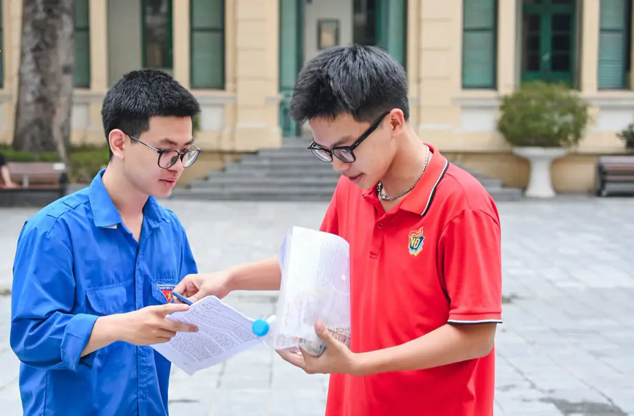 Kỳ thi tốt nghiệp trung học phổ thông: Có nên tách khỏi tuyển sinh đại học? - Ảnh 2.