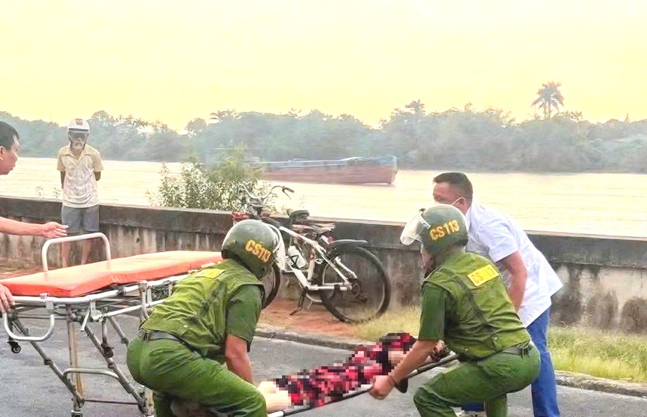 Ninh B&igrave;nh: Người phụ nữ đi bộ tử vong sau va chạm với xe m&ocirc; t&ocirc;- Ảnh 1.