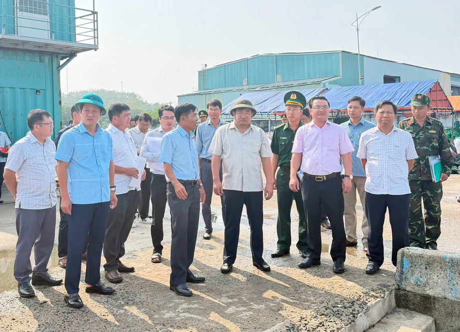 Kh&aacute;nh H&ograve;a kiểm tra khu neo đậu t&agrave;u thuyền, chủ động ứng ph&oacute; m&ugrave;a mưa b&atilde;o 2026- Ảnh 1.