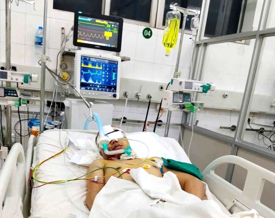 Đi đ&oacute;n bạn l&uacute;c nửa đ&ecirc;m, nam thanh ni&ecirc;n Bắc Ninh nguy kịch do tai nạn giao th&ocirc;ng- Ảnh 1.