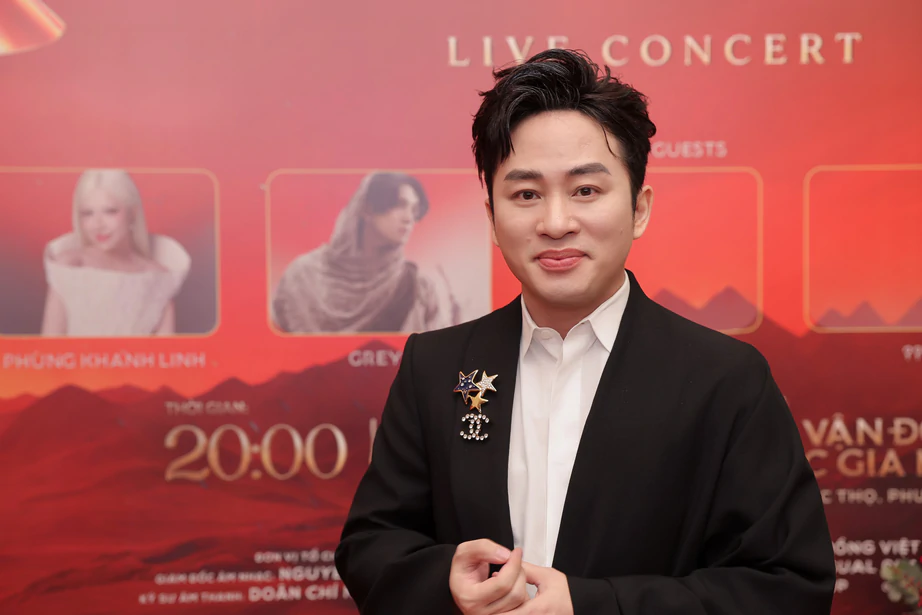 Tùng Dương chơi lớn trong live concert 50.000 người tại sân vận động Mỹ Đình- Ảnh 1.
