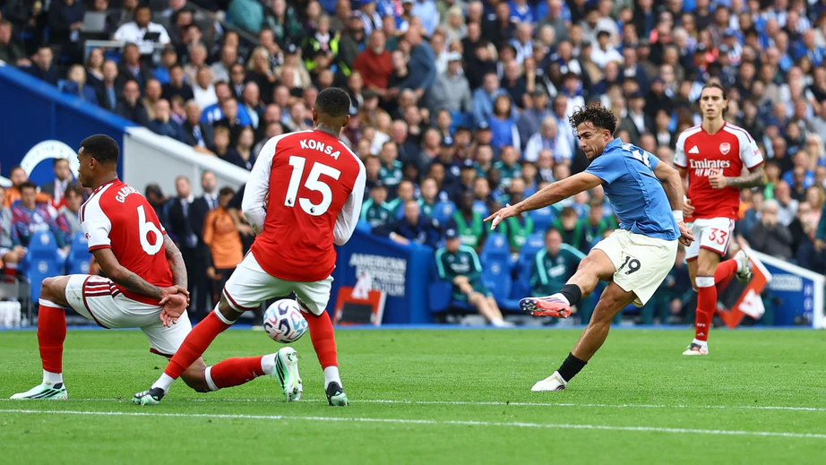 Ngoại hạng Anh: Arsenal thua sốc tr&ecirc;n s&acirc;n Brighton- Ảnh 2.