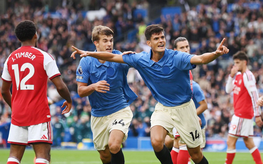 Ngoại hạng Anh: Arsenal thua sốc tr&ecirc;n s&acirc;n Brighton- Ảnh 1.