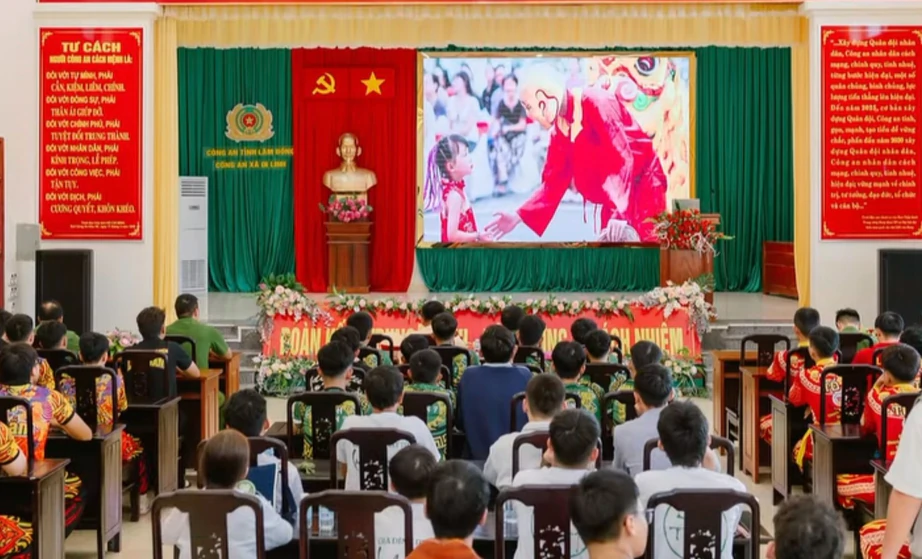 Lâm Đồng: Tuyên truyền pháp luật ATGT, trật tự đô thị đến các hội, nhóm Lân - Sư - Rồng- Ảnh 1.