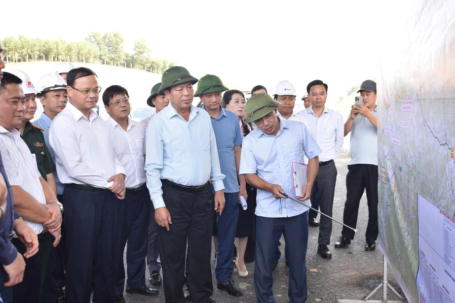 Bộ trưởng Trần Hồng Minh kiểm tra tiến độ thực hiện dự án cao tốc Tuyên Quang - Hà Giang- Ảnh 1.
