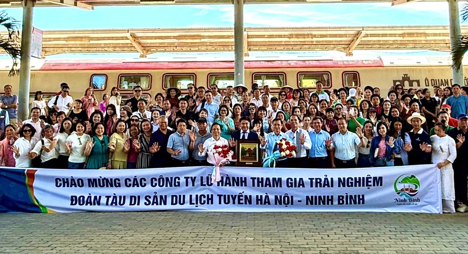  "Kết nối miền di sản" bằng t&agrave;u du lịch 6 sao tuyến H&agrave; Nội - Ninh B&igrave;nh- Ảnh 1.
