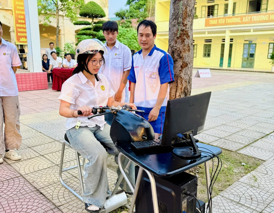 Mỹ Đức (Hà Nội): Hướng dẫn học sinh nhận diện nguy cơ từ ma túy, bạo lực học đường- Ảnh 1.