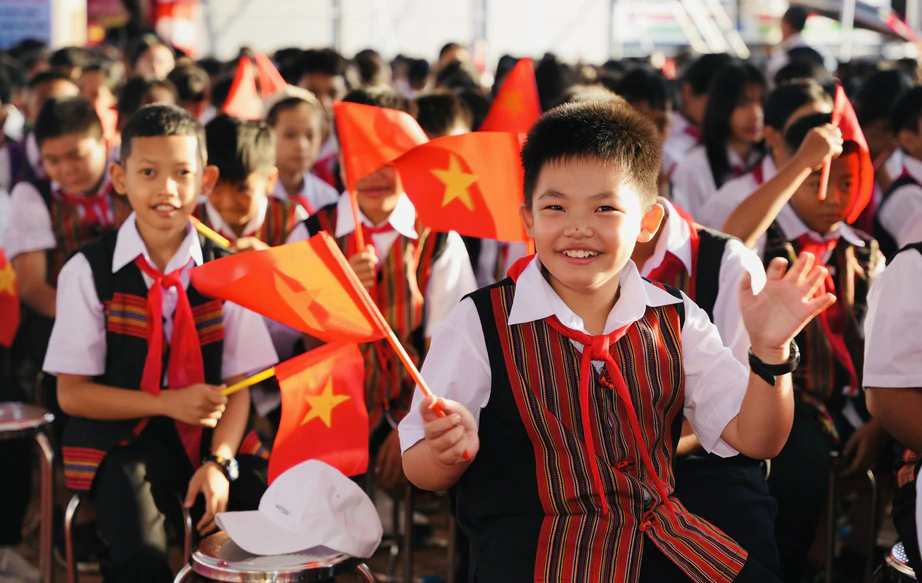 Ph&oacute; Thủ tướng Phạm Thị Thanh Tr&agrave; dự lễ kh&aacute;nh th&agrave;nh trường li&ecirc;n cấp bi&ecirc;n giới ở Huế- Ảnh 12.