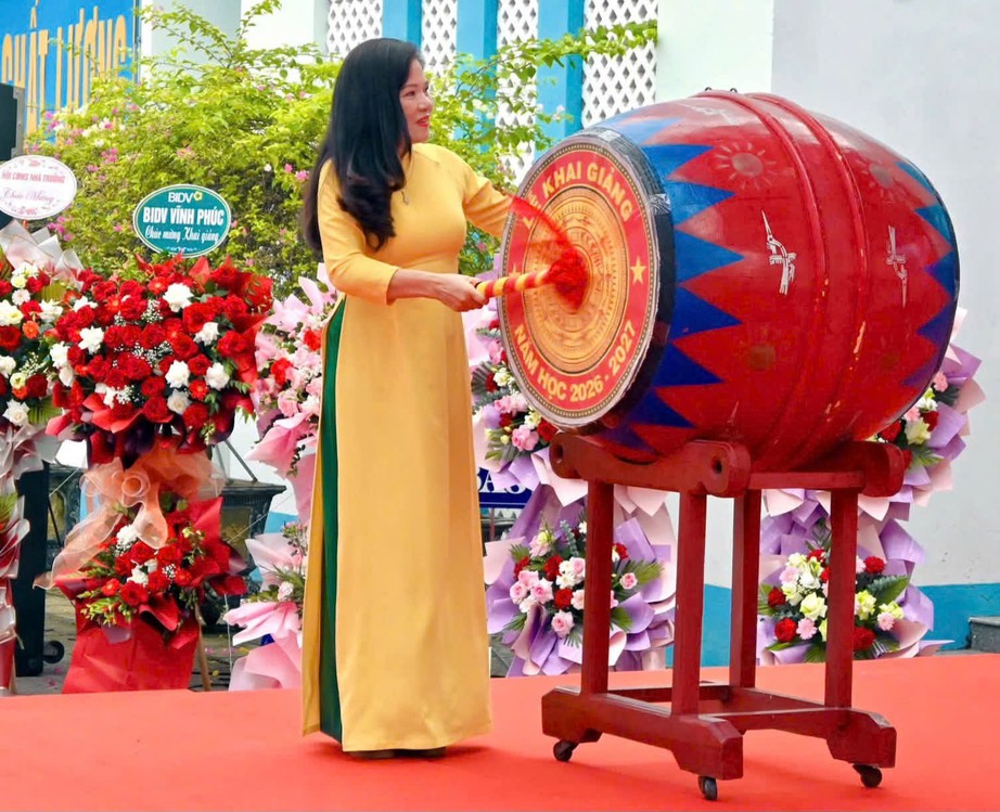 Ph&uacute; Thọ: H&acirc;n hoan khai giảng năm học mới tại Trường THCS L&ecirc; Qu&yacute; Đ&ocirc;n tại phường Vĩnh Ph&uacute;c- Ảnh 4.