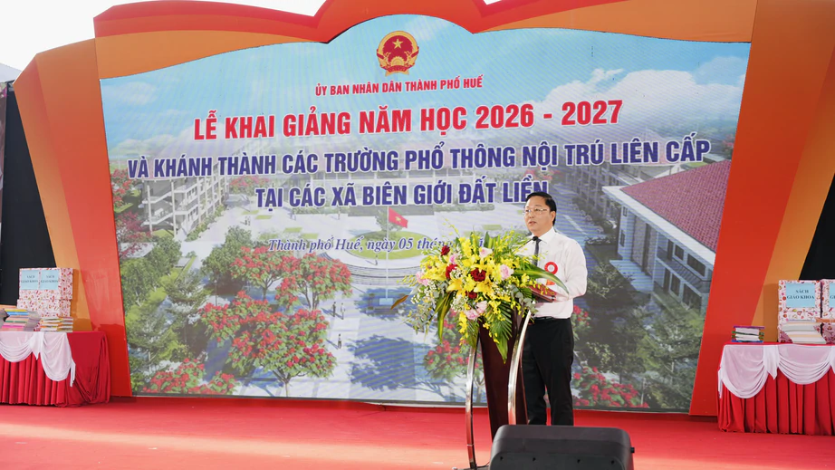Ph&oacute; Thủ tướng Phạm Thị Thanh Tr&agrave; dự lễ kh&aacute;nh th&agrave;nh trường li&ecirc;n cấp bi&ecirc;n giới ở Huế- Ảnh 2.