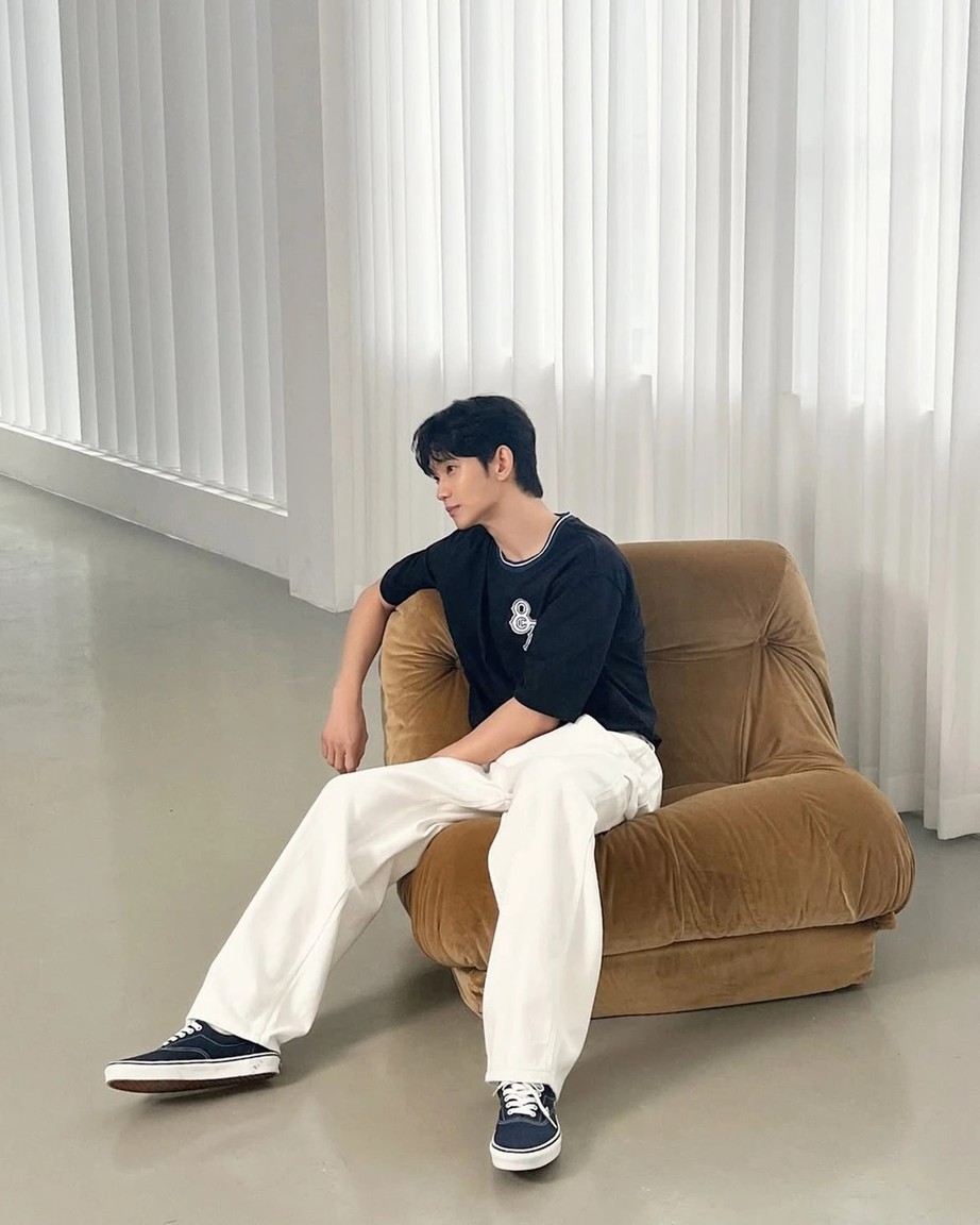 Kim Soo Hyun xuất hiện tr&ecirc;n phim trường sau khi nhận tin vui từ Viện Kiểm s&aacute;t- Ảnh 1.