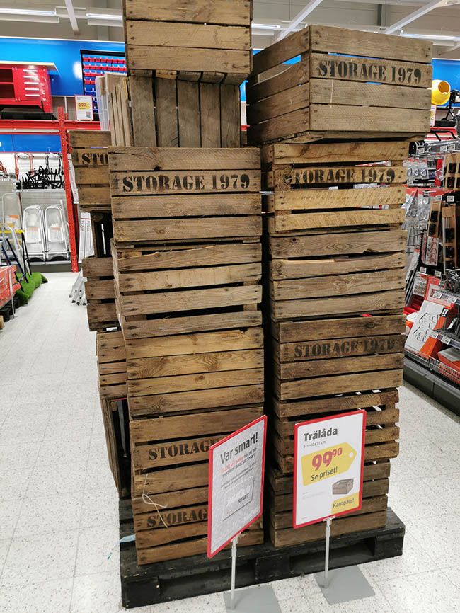 12.&nbsp;Người Thụy Điển b&aacute;n&nbsp;hộp cũ kh&ocirc;ng c&oacute; nhu cầu với gi&aacute; 10 Euro. Thay v&igrave; vứt bỏ th&igrave; họ sẽ tận dụng để b&aacute;n.
