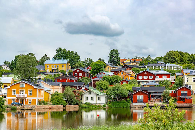 6. Porvoo l&agrave; một l&agrave;ng ch&agrave;i nhỏ, cổ k&iacute;nh, với hơn 50 ngh&igrave;n cư d&acirc;n.
