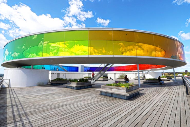 2. Bảo t&agrave;ng nghệ thuật ARoS Aarhus, Aarhus, Đan Mạch l&agrave; một trong những bảo t&agrave;ng lớn nhất ở Bắc &Acirc;u. T&ograve;a nh&agrave; n&agrave;y c&oacute; hơn 10 tầng, với tổng diện t&iacute;ch 20.700m2.
