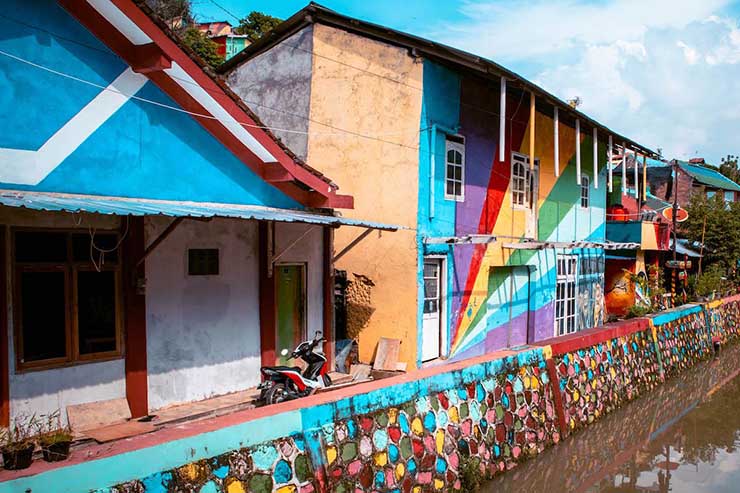 Việc cải tạo n&agrave;y nhờ v&agrave;o s&aacute;ng kiến của một nh&acirc;n vi&ecirc;n trong trường trung học.
