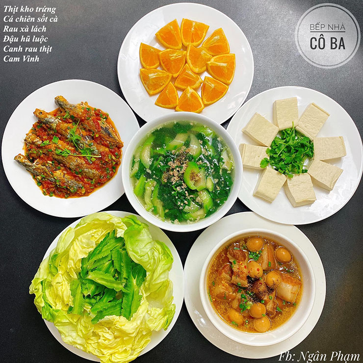 9. Đối với c&ocirc;, bữa ăn l&agrave; l&uacute;c cả gia đ&igrave;nh gần gũi, kết nối với nhau hơn. C&oacute; lẽ v&igrave; thế c&ocirc; rất chịu kh&oacute; chăm ch&uacute;t những m&oacute;n ăn m&igrave;nh nấu ra.
