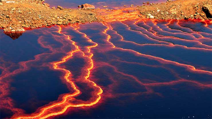 10. Rio Tinto trong những ng&agrave;y nắng đẹp tạo n&ecirc;n khung cảnh ngoạn mục v&agrave; kỳ lạ đến kh&oacute; tin.
