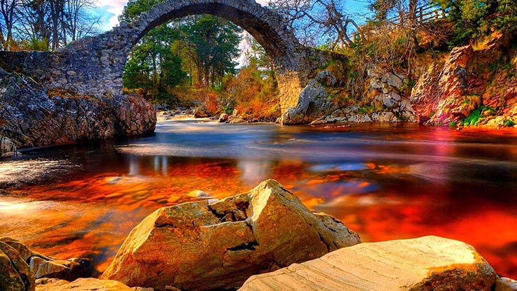 14. Du kh&aacute;ch sẽ c&oacute; cơ hội trải nghiệm khung cảnh cổ xưa bị bỏ hoang trong suốt thời gian d&agrave;i tại Rio Tinto.
