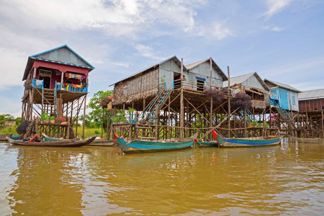 Kampong Phluk, Campuchia: Ng&ocirc;i l&agrave;ng Kampong Phluk cũng nằm tr&ecirc;n Biển hồ v&agrave; c&aacute;ch th&agrave;nh phố Siem Reap khoảng 16 km.