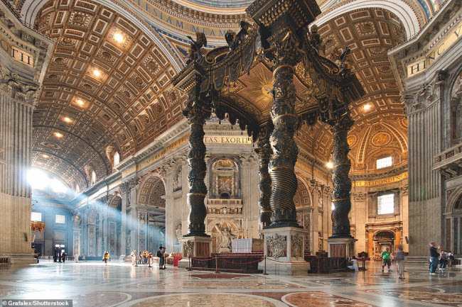 Vương Cung Th&aacute;nh Đường Th&aacute;nh Ph&ecirc;r&ocirc;, Italia: Nh&agrave; thờ ở th&agrave;nh phố Rome được ho&agrave;n th&agrave;nh v&agrave;o năm 1626, với phong c&aacute;ch kiến tr&uacute;c Phục hưng. Ng&agrave;y nay, c&ocirc;ng tr&igrave;nh trở th&agrave;nh điểm tham quan hấp dẫn.