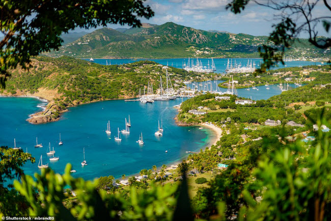Antigua & Barbuda: Quốc đảo n&agrave;y g&acirc;y ấn tượng với bến cảng Nelson's nằm giữa c&aacute;c vịnh nhỏ c&oacute; phong cảnh tuyệt đẹp.
