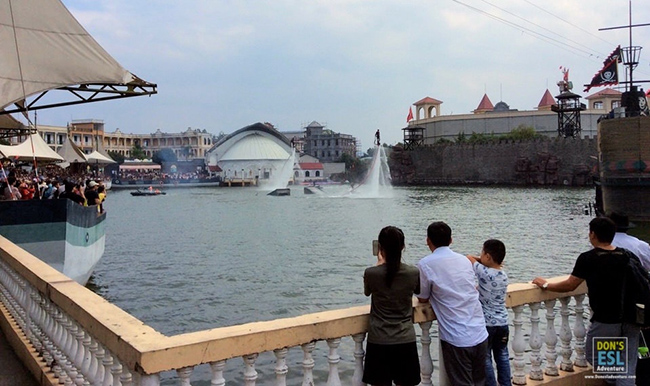 Tại Ho&agrave;nh Điếm, điểm hấp dẫn nhất ch&iacute;nh l&agrave; phong cảnh d&agrave;nh cho c&aacute;c du kh&aacute;ch th&iacute;ch "tự sướng" với điện thoại hoặc m&aacute;y ảnh.