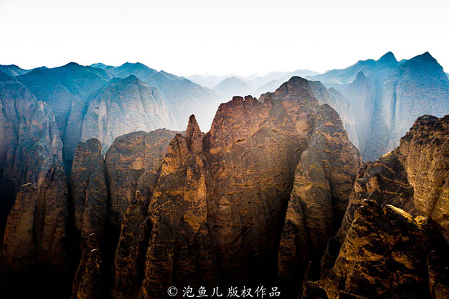 Không ai nghĩ rằng, một cuộc chạy bộ xuyên quốc gia vào cuối tuần vừa qua lại cướp đi sinh mạng của 21 vận động viên người Trung Quốc. Đây là lần đầu tiên, số lượng người chết và bị thương cao đến vậy.