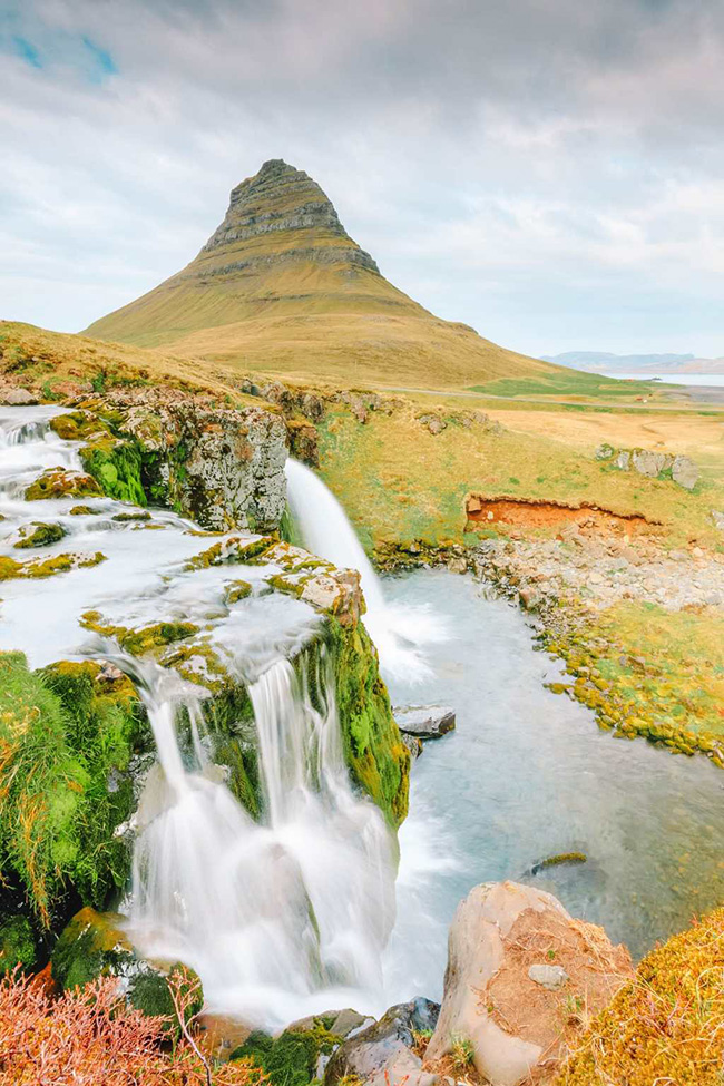 Grundarfj&ouml;r&eth;ur, Iceland: To&agrave;n bộ khu vực xung quanh Grundarfj&ouml;r&eth;ur thật sự đẹp. H&atilde;y nhớ gh&eacute; thăm n&uacute;i Kirkjufell trong một chuyến đi bộ đường d&agrave;i quanh khu vực.&nbsp;
