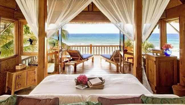 Đảo Necker ở quần đảo Virgin, Anh: H&ograve;n đảo n&agrave;y l&agrave; nh&agrave; ri&ecirc;ng của Sir Richard Branson ở Quần đảo Virgin thuộc Anh. N&oacute; nằm giữa v&ugrave;ng nước trong xanh nhất, được bao quanh bởi c&aacute;c rạn san h&ocirc; v&agrave; những b&atilde;i biển c&aacute;t trắng tuyệt đẹp.&nbsp;