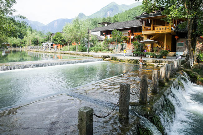 L&agrave;ng V&acirc;n X&aacute; nổi tiếng l&agrave; nơi sinh sống của tộc người Thổ Gia đầu ti&ecirc;n tr&ecirc;n thế giới.