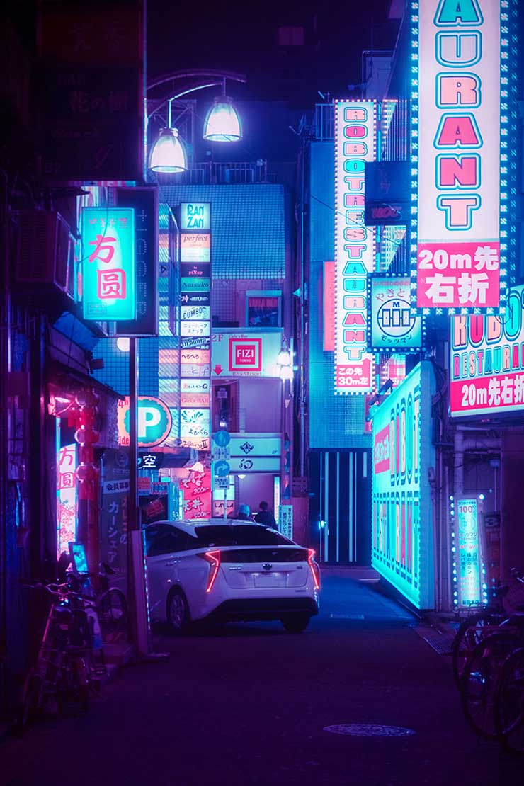 9. Khung cảnh của Tokyo v&agrave;o ban đ&ecirc;m v&agrave; ban ng&agrave;y kh&aacute;c nhau rất nhiều. D&ugrave; l&agrave; một thủ đ&ocirc; hiện đại, nhưng nếu c&oacute; cơ hội ở lại l&acirc;u hơn, kh&aacute;m ph&aacute; những điều &iacute;t người để &yacute; trong c&aacute;c khu phố nhỏ, du kh&aacute;ch sẽ biết được Tokyo c&ograve;n c&oacute; một vẻ đẹp kh&aacute;c.

