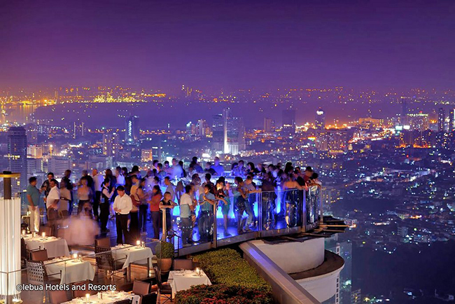 Những qu&aacute;n bar tr&ecirc;n s&acirc;n thượng l&agrave; đem đến một trải nghiệm đầy kh&aacute;c lạ. Đến để thư gi&atilde;n tại c&aacute;c qu&aacute;n bar tr&ecirc;n cao l&agrave; trải nghiệm nhất định phải thử ở Bangkok.&nbsp;
