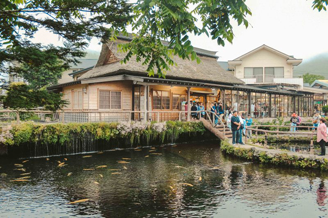 Oshino Hakkai l&agrave; sự lựa chọn ho&agrave;n hảo cho chuyến du lịch h&egrave; đến Nhật.&nbsp;
