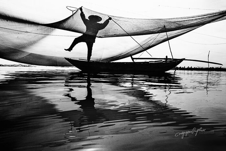 12. Để c&oacute; được những bức ảnh đẹp, tốt nhất bạn n&ecirc;n c&oacute; một người bạn đồng h&agrave;nh l&agrave; nhiếp ảnh gia để c&oacute; thể ghi trọn lại từng khoảnh khắc ở biển Cửa Đại.