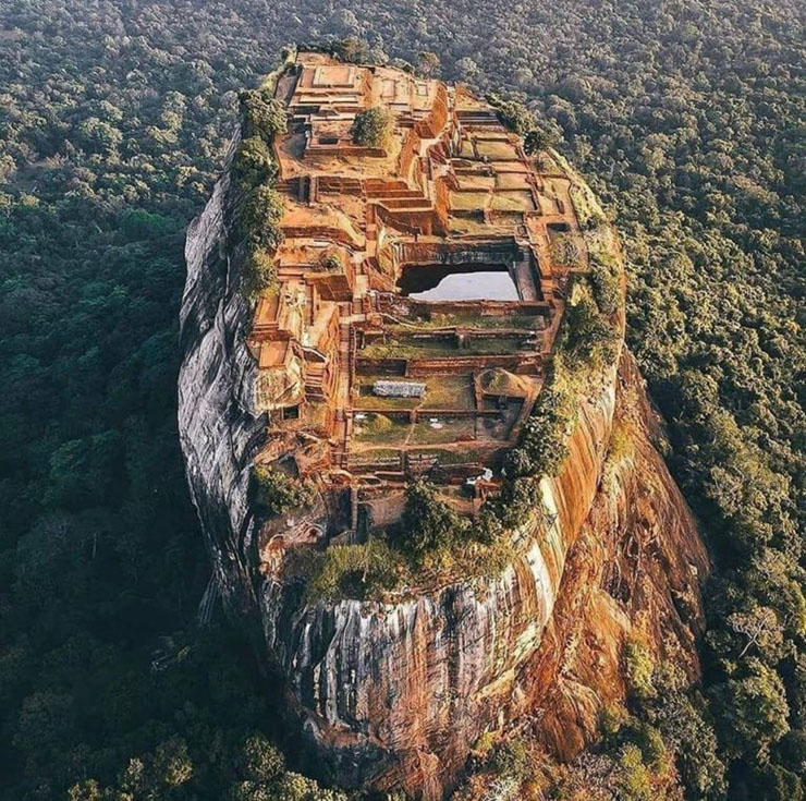 14. Nơi n&agrave;y l&agrave; một trong những địa điểm hấp dẫn nhất ở Sri Lanka, c&oacute; rất nhiều điều th&uacute; vị chờ bạn kh&aacute;m ph&aacute; ở đ&acirc;y.
