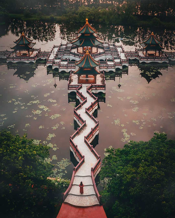 12. Đ&acirc;y cũng l&agrave; nơi bạn nh&igrave;n thấy những t&agrave;n t&iacute;ch c&ograve;n s&oacute;t lại của đế quốc Khmer như c&ocirc;ng vi&ecirc;n lịch sử Phimai ở Nakhon Ratchasima.