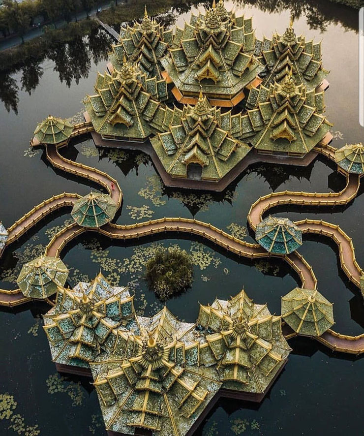 13. V&igrave; diện t&iacute;ch rất rộng n&ecirc;n việc di chuyển tham quan sẽ vất vả nếu bạn chọn đi bộ. Bạn n&ecirc;n thu&ecirc; xe đạp hoặc xe điện sẽ tốt hơn.