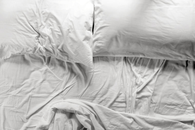 12. Mụn c&oacute;c sinh dục: Mụn c&oacute;c sinh dục c&oacute; thể g&acirc;y ung thư cổ tử cung, cũng như ung thư miệng v&agrave; hậu m&ocirc;n, v&igrave; vậy tầm quan trọng của việc ph&aacute;t hiện v&agrave; điều trị t&igrave;nh trạng n&agrave;y c&agrave;ng sớm c&agrave;ng tốt l&agrave; v&ocirc; c&ugrave;ng lớn. Nếu bạn hoặc đối t&aacute;c xuất hiện t&igrave;nh trạng n&agrave;y, h&atilde;y đến gặp b&aacute;c sĩ để được điều trị.


