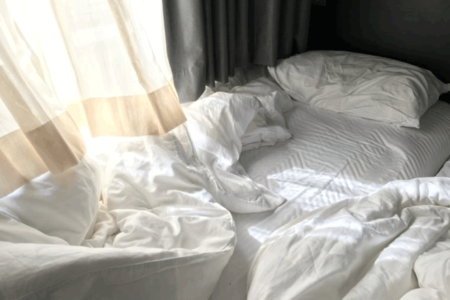 5. Đau do th&acirc;m nhập s&acirc;u: Nguy&ecirc;n nh&acirc;n ch&iacute;nh của t&igrave;nh trạng n&agrave;y l&agrave; cổ tử cung bị t&aacute;c động trong khi giao hợp v&agrave; phổ biến hơn khi thử nghiệm ở 1 số tư thế quan hệ t&igrave;nh dục mới lạ. T&ugrave;y thuộc v&agrave;o sự k&iacute;ch th&iacute;ch v&agrave; vị tr&iacute; m&agrave; cảm gi&aacute;c đau &iacute;t hay nhiều ở mỗi lần quan hệ t&igrave;nh dục.
