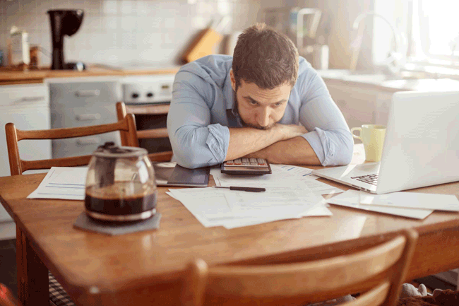 2. Hạn chế căng thẳng: Hệ thống miễn dịch của bạn cần ở trong t&igrave;nh trạng tối ưu để t&igrave;m kiếm v&agrave; ti&ecirc;u diệt c&aacute;c tế b&agrave;o ung thư. Lối sống b&igrave;nh tĩnh sẽ th&uacute;c đẩy hệ thống miễn dịch tốt hơn. Nếu cơ thể kh&ocirc;ng phải d&agrave;nh qu&aacute; nhiều thời gian bận t&acirc;m đến c&aacute;c t&aacute;c động thể chất v&agrave; cảm x&uacute;c của những trận c&atilde;i v&atilde; trong cuộc sống, hệ thống miễn dịch c&oacute; thể tập trung tốt hơn v&agrave;o việc chữa l&agrave;nh v&agrave; bảo vệ sức khỏe. C&aacute;c chuy&ecirc;n gia khuy&ecirc;n bạn n&ecirc;n r&egrave;n luyện khả năng kiểm so&aacute;t mức độ căng thẳng của bản th&acirc;n, đặc biệt l&agrave; về những thứ nằm ngo&agrave;i tầm kiểm so&aacute;t. Sẽ lu&ocirc;n c&oacute; những l&yacute; do ch&iacute;nh đ&aacute;ng để lo lắng hoặc tức giận. Nhưng nếu điều lo lắng đ&oacute; biết chắc sẽ kh&ocirc;ng thể giải quyết th&igrave; tốt nhất l&agrave; học c&aacute;ch chấp nhận, điều chỉnh v&agrave; giải quyết trong phạm vi c&oacute; thể.
