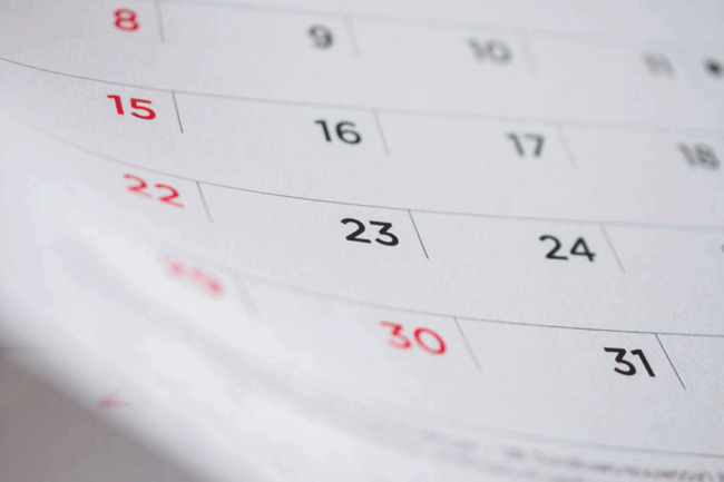 6. Căn bệnh khiến bạn gi&agrave; nhanh gấp 7 lần: Căn bệnh n&agrave;y thường xuất hiện ở trẻ em 1 hoặc 2 tuổi, khiến người bệnh tr&ocirc;ng gi&agrave; nua v&agrave; dần rụng t&oacute;c. Cuối c&ugrave;ng, những trẻ n&agrave;y mất phần lớn mỡ của cơ thể v&agrave; xuất hiện ng&agrave;y c&agrave;ng nhiều c&aacute;c nếp nhăn, khiến họ tr&ocirc;ng gi&agrave; hơn nhiều tuổi so với tuổi thật. Kh&ocirc;ng c&oacute; c&aacute;ch chữa trị n&agrave;o được ph&aacute;t hiện v&agrave; bệnh nh&acirc;n trung b&igrave;nh sẽ qua đời ở tuổi 14, theo Tổ chức nghi&ecirc;n cứu Progeria.
