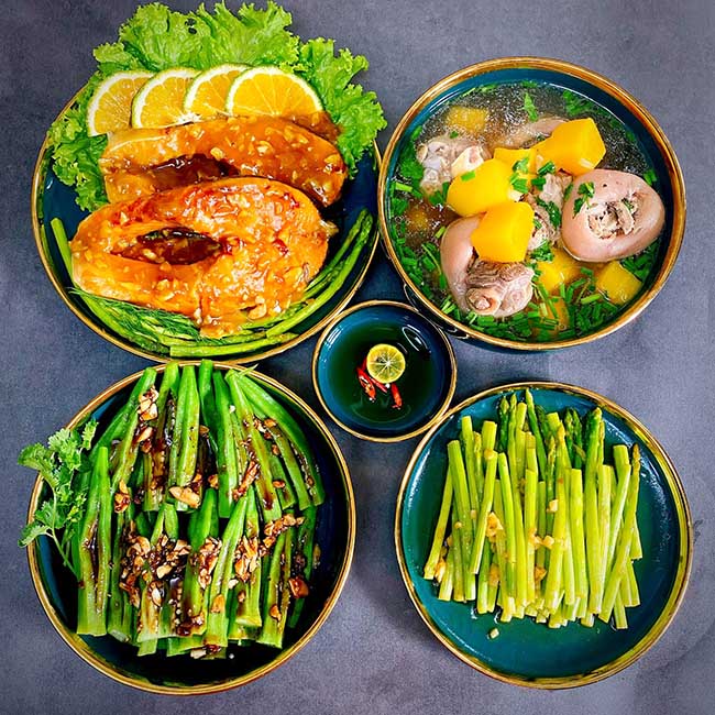 - C&aacute; hồi sốt cam
- Canh gi&ograve; heo đu đủ
- Đậu bắp sốt x&igrave; dầu
- Măng t&acirc;y x&agrave;o tỏi